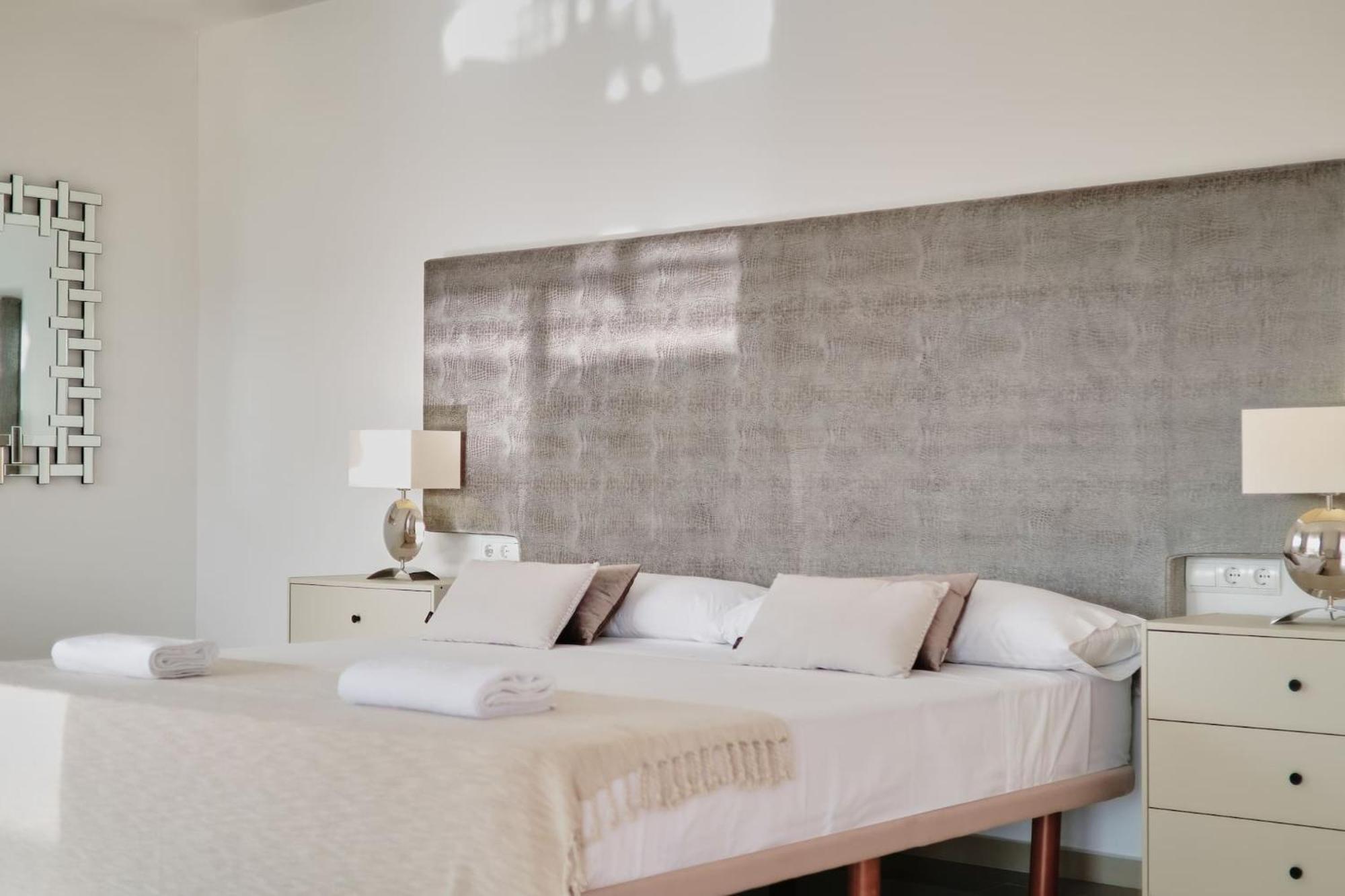 Villa Romeo 2Km From Ibiza Town And 1Km From Talamanca Beach Santa Eularia des Riu Ngoại thất bức ảnh
