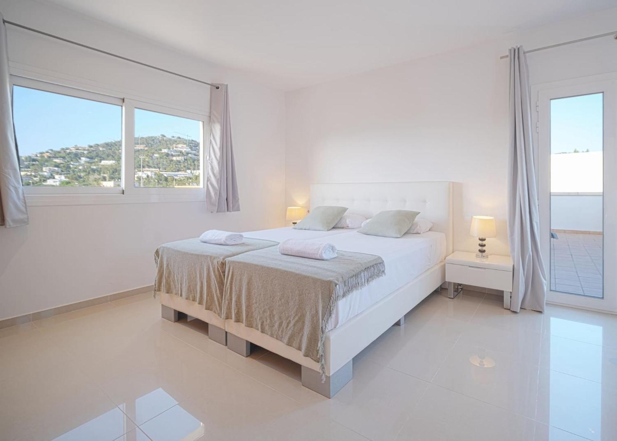 Villa Romeo 2Km From Ibiza Town And 1Km From Talamanca Beach Santa Eularia des Riu Ngoại thất bức ảnh